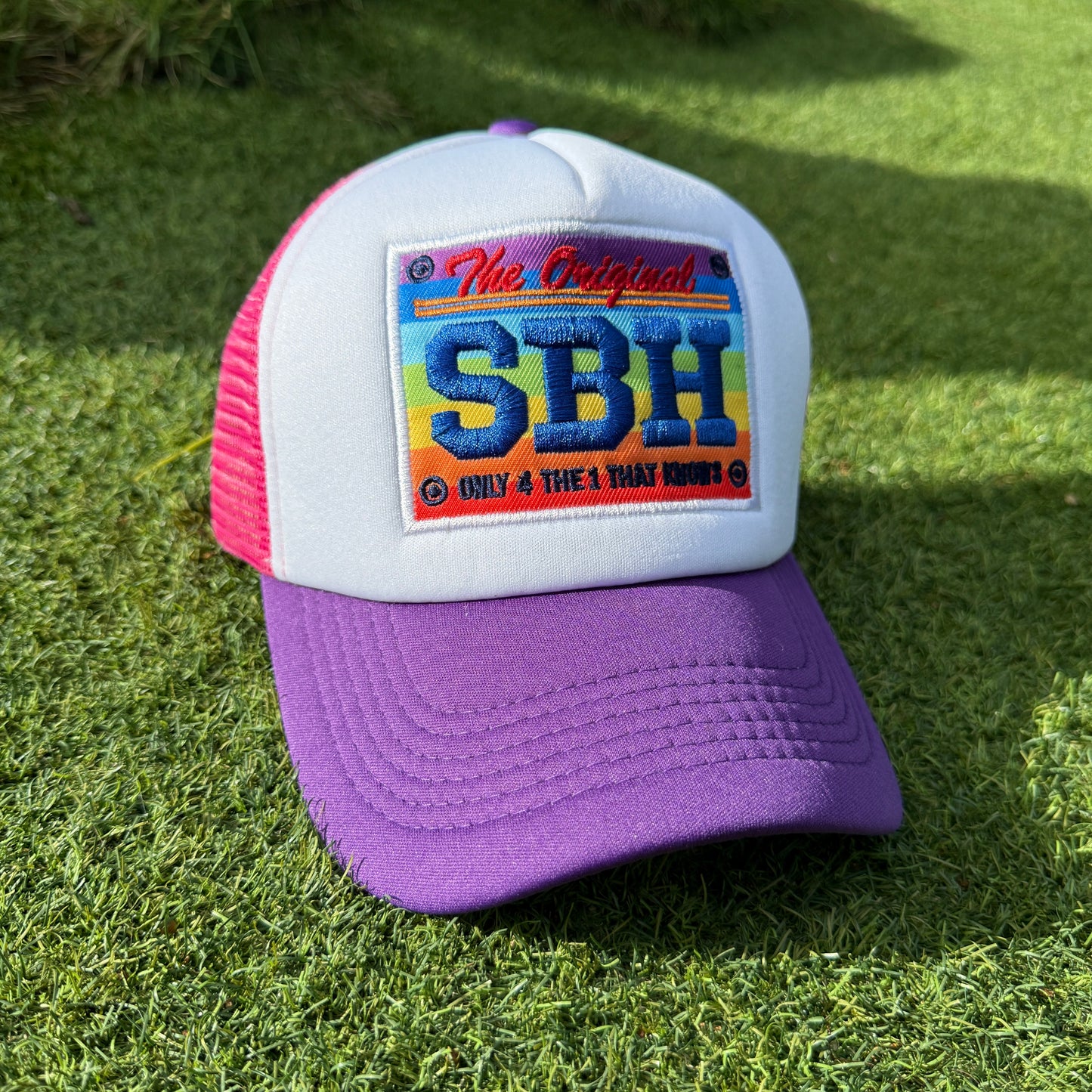 GORRA TRUCKER ESPUMA SBH PRIDE / MORADO DL / ROSA